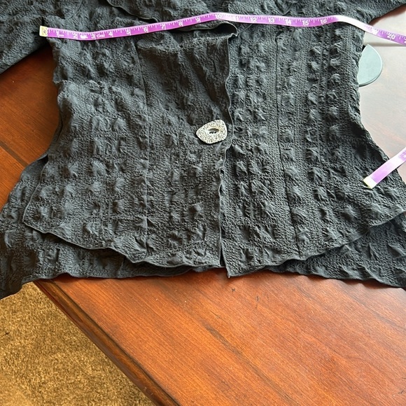 Courtney Washington size small light weight jacket poly and Lycra unique button - Picture 5 of 17